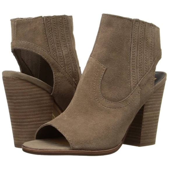 Dolce Vita Pasha Ankle Booties - Picture 1 of 6